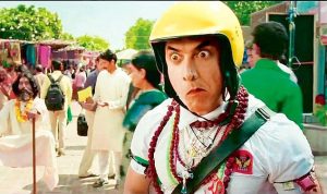 Aamir-Khan- Chewing-Paan-In- PK