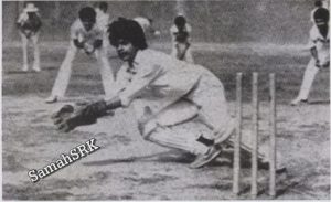 Shah-Rukh-Khan-Playing-Cricket-In-His-Younger- Days