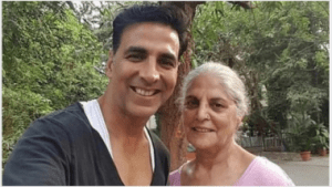 Akshay-Kumar-with-his-mother