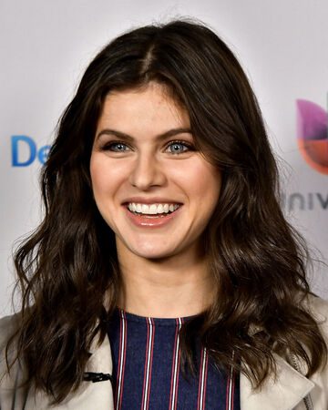 Alexandra Daddario Wiki, Height,Biography, Weight, Age, Affair, Family & More