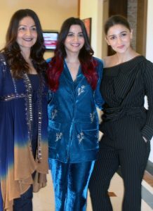 Alia-Bhatt-With-Her-Sisters-Shaheen-and-Pooja