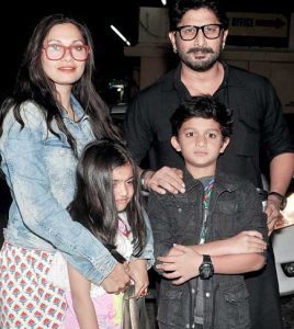 Arshad-Warsi-With-His-Wife-and-Children