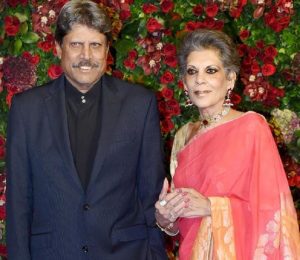 Kapil-Dev-with-his-wife-Romi-Bhatia