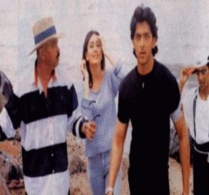 Kareena-Kapoor-with-Hrithik-Roshan-in-Kaho-Naa-Pyaar-Hai