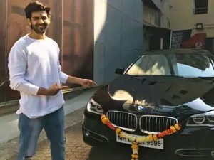 Kartik-Aaryan- With-His-BMW-5- Series-Car
