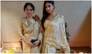 Mouni-Roy-with-her-Mother