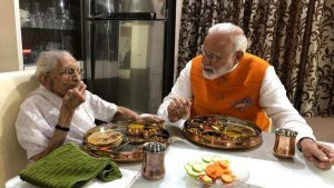 Narendra-Modi-with-his-mother