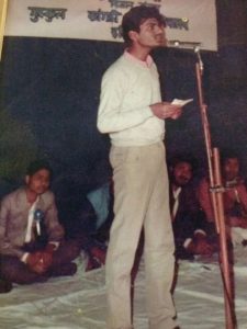 Nawazuddin-Siddiqui-Participating-in-a-Declamation-Contest-in-His-College