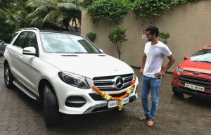 Vicky-Kaushal-Mercedes-GLC