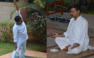 arvind-kejriwal-Doing-yoga