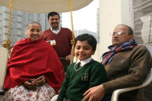 arvind-kejriwal-with-his-parents