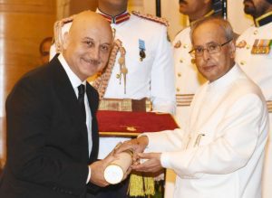 Anupam-Kher- Receiving-Padma-Bhushan -Award