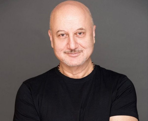 Anupam Kher Wiki, Age, Wife, Family, Caste, Biography & More