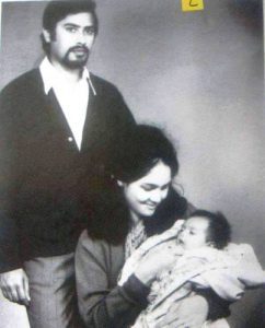 Arjun-Rampal-childhood-photo-with-his-parents