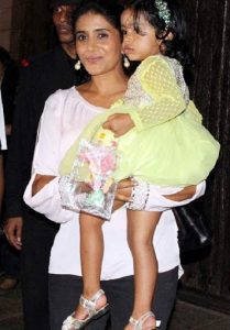 Sonali-Kulkarni-With-Her-Daughter-Kaveri Kulkarni