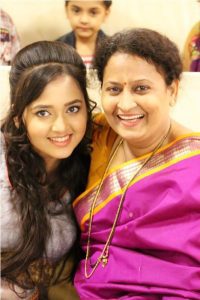 Tejaswi-Prakash-With-Her-Mother