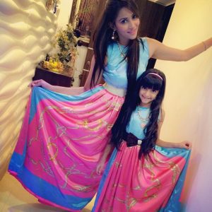 Rishina-Kandhari-With-Her-Daughter