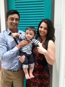 Shweta-Jha-with-her-husband-Ajay-Jha-and-son-Aarav
