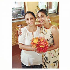 Mohena-Singh-with-her-mom