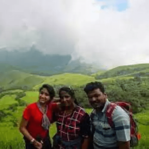 Sanya-Iyer-with-family