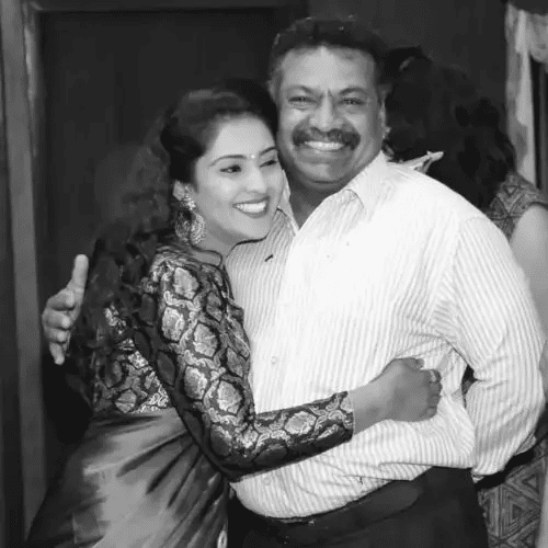 Spoorthi-Gowda-with-her-Father